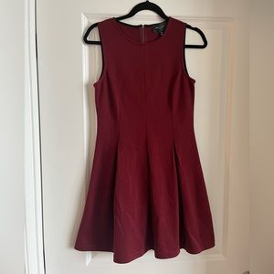 Romeo and Juliet Couture Maroon Dress size Medium! 33 inches from top to bottom.